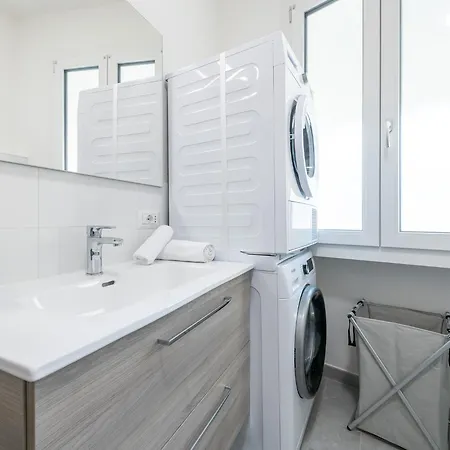 Ampia Casa Con Terrazza Semesterbostad