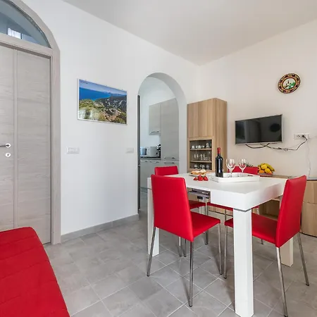 Ampia Casa Con Terrazza *