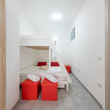 Ampia Casa Con Terrazza *