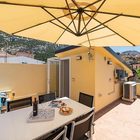 Ampia Casa Con Terrazza *